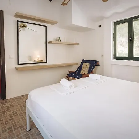 Kiveli Sea Side Country Sani